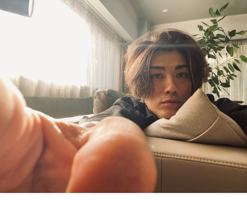 赤西仁　3億円　